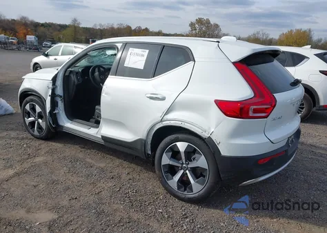 2025 Volvo Xc40 B5 Core Bright Theme из США, поврежденный, VIN YV4L12UJ9S2603509
